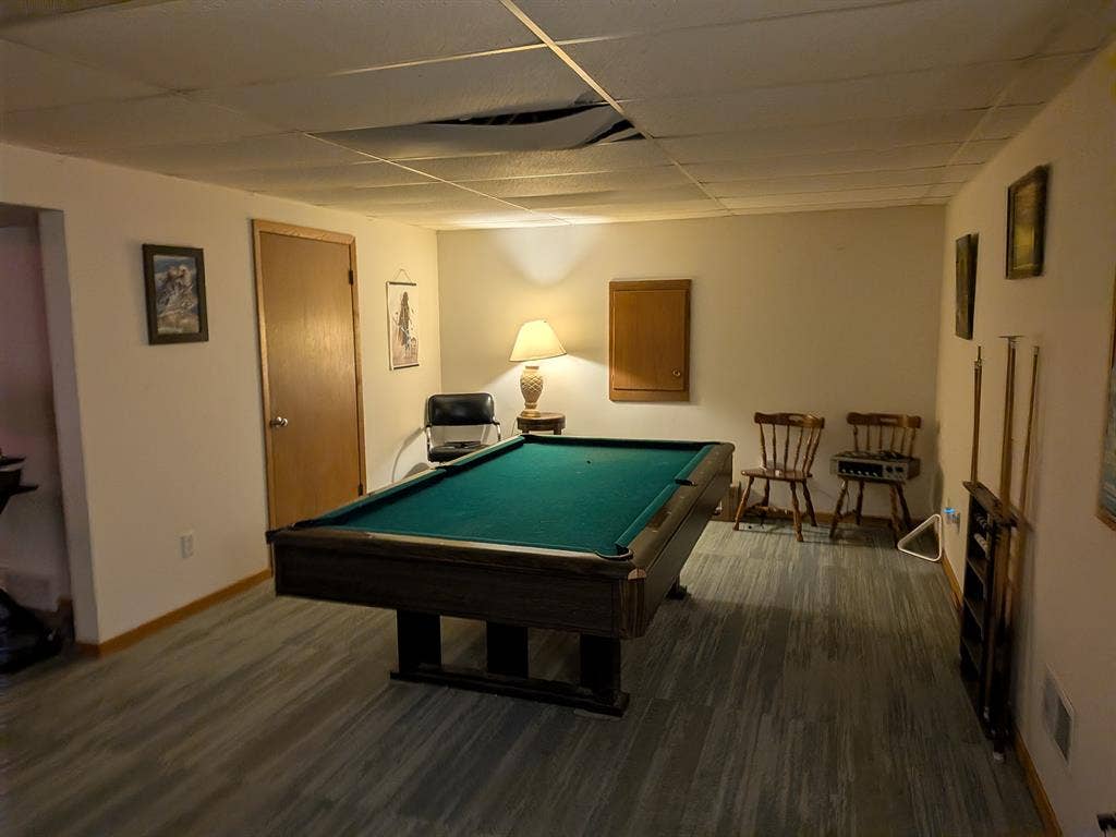2 rooms available in cozy 4 bedroom