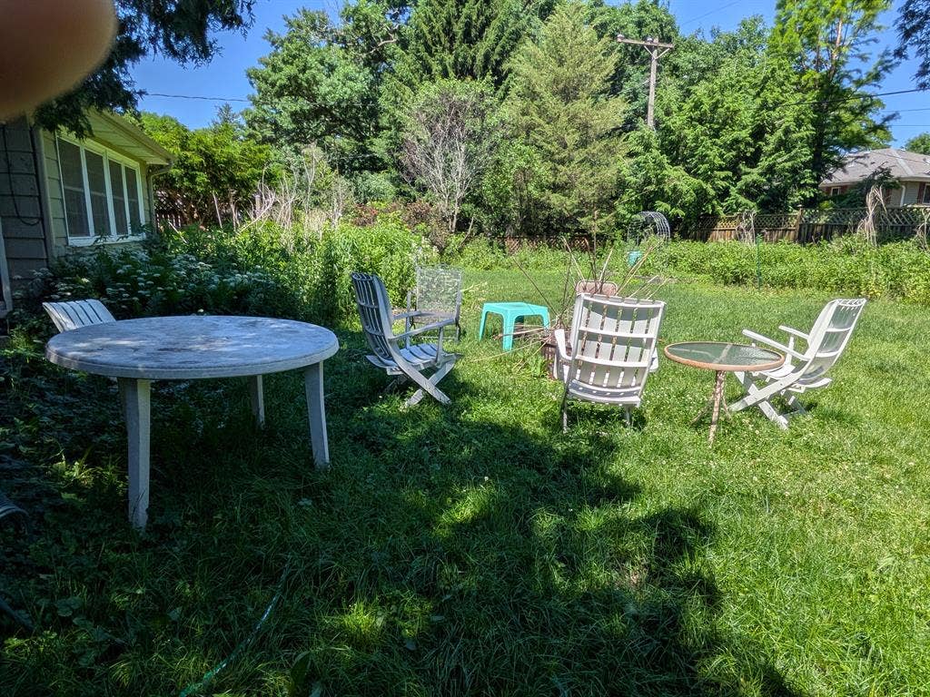 2 rooms available in cozy 4 bedroom