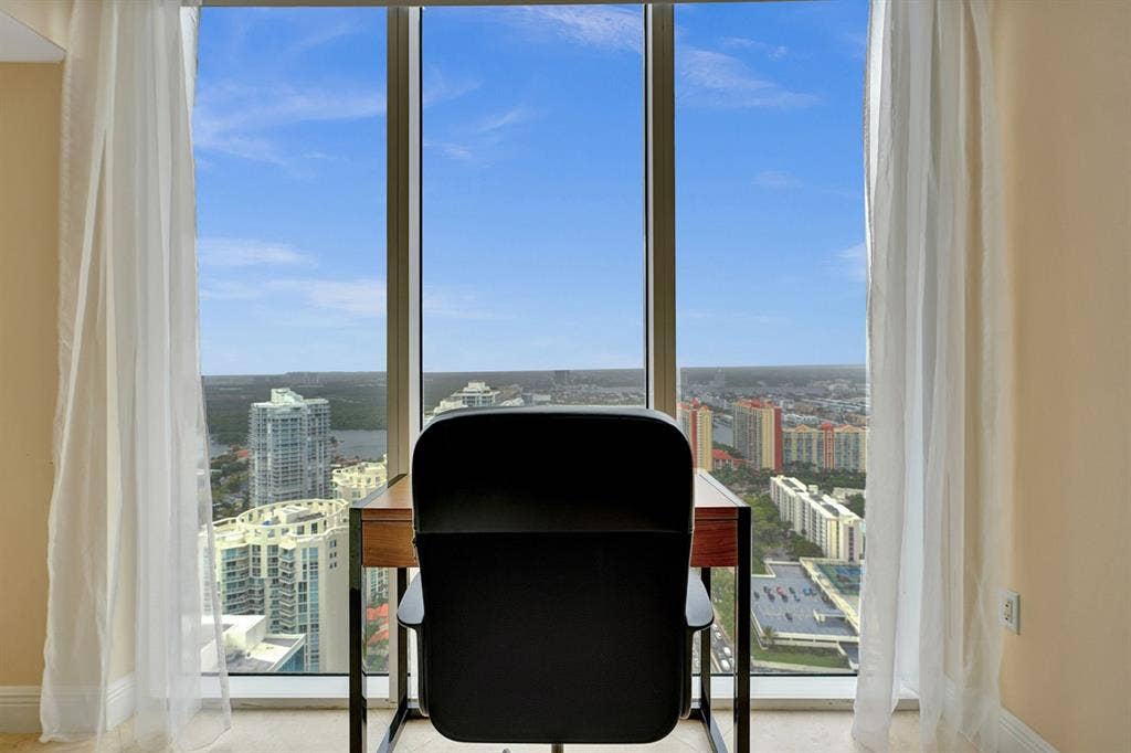 Room for rent 1 month - Oceanfront