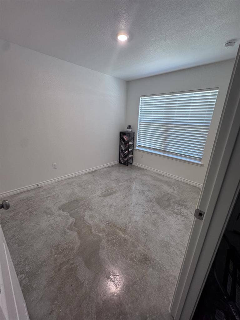 2 rooms for rent