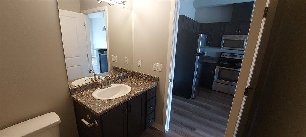 1 bedroom apartment for lease!