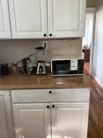 3BR Furnished Apt + 80" TV