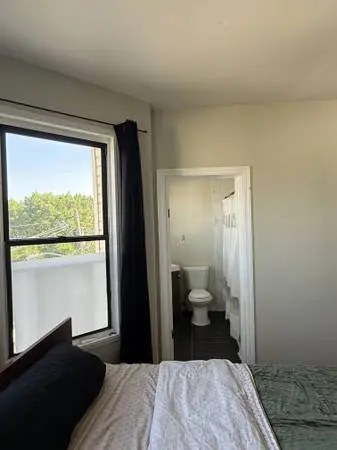 3BR Furnished Apt + 80" TV
