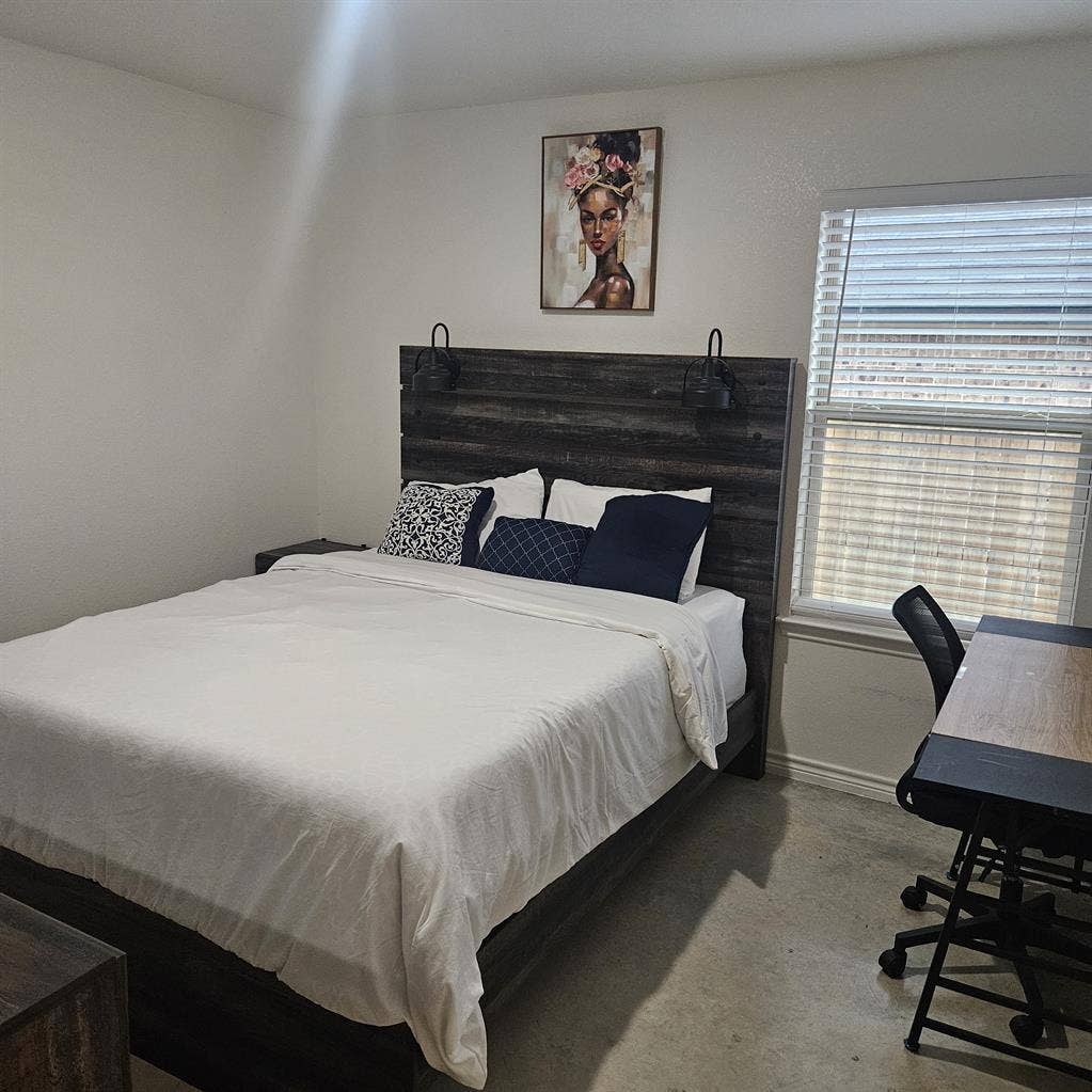 Private Master with En-Suite BR