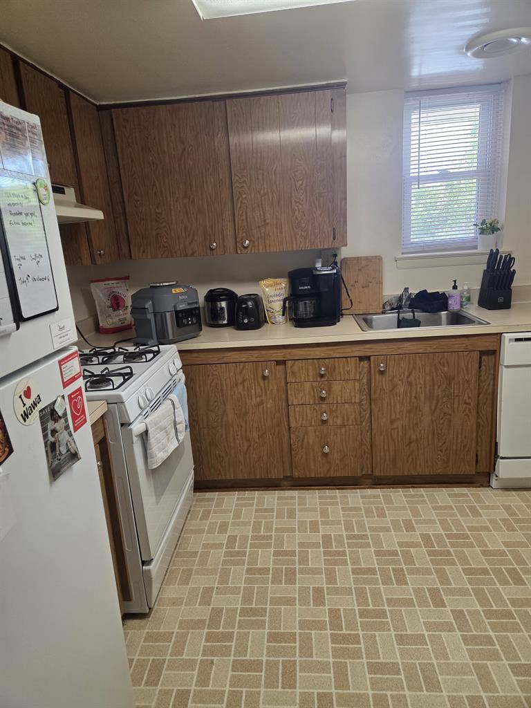 Looking for a Chill Roommate!