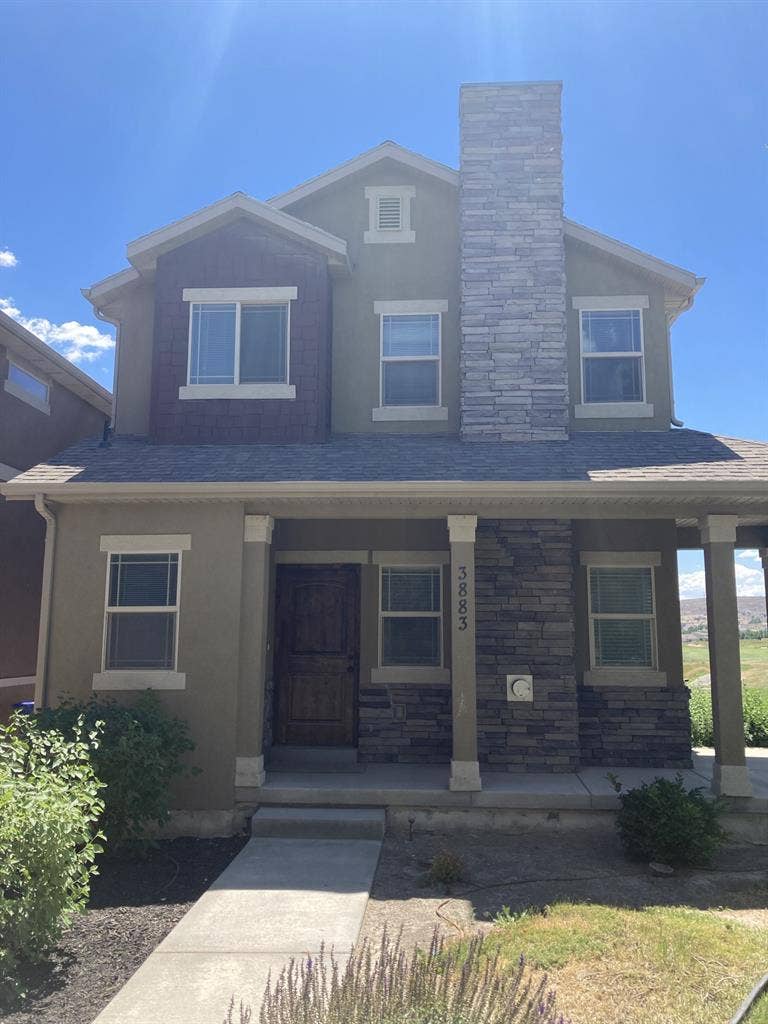 3bd 2.5ba Twin Home for Rent