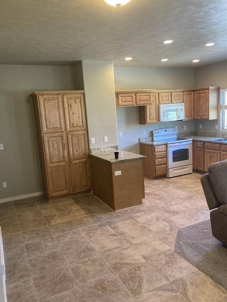 3bd 2.5ba Twin Home for Rent