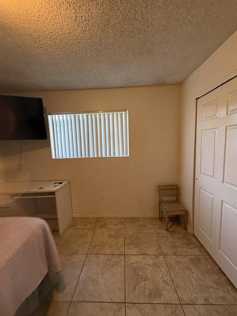 Room for rent!