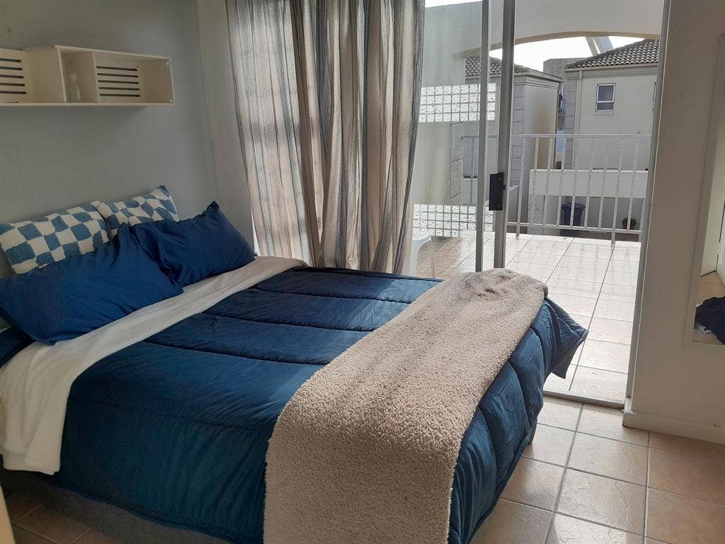 Large Balcony Room