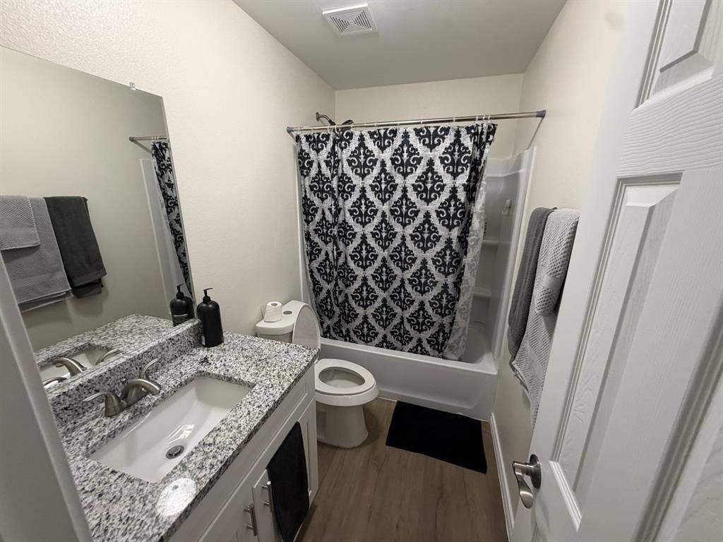 Master Bedroom for Rent