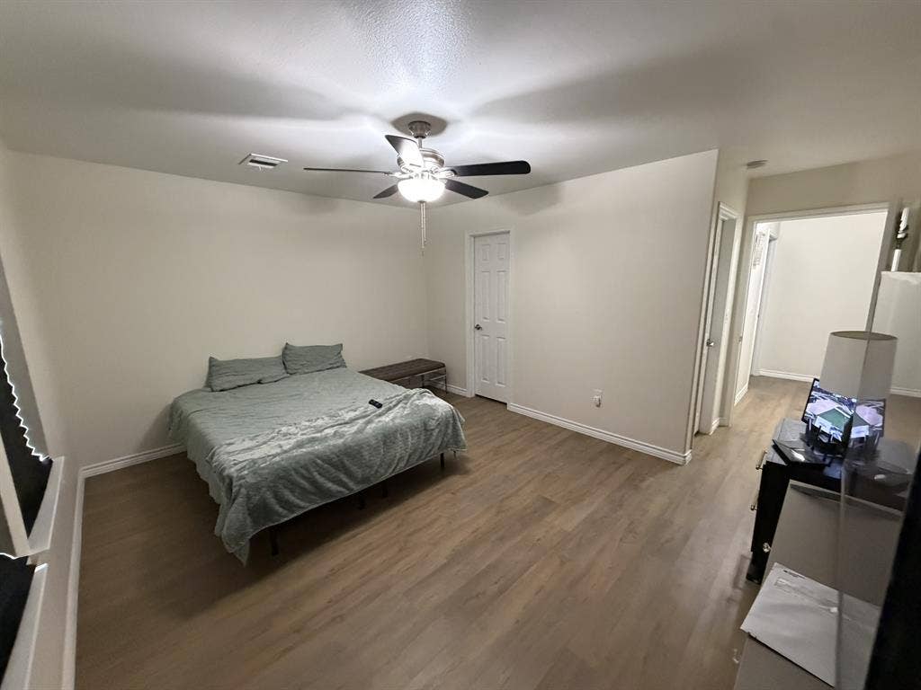 Master Bedroom for Rent