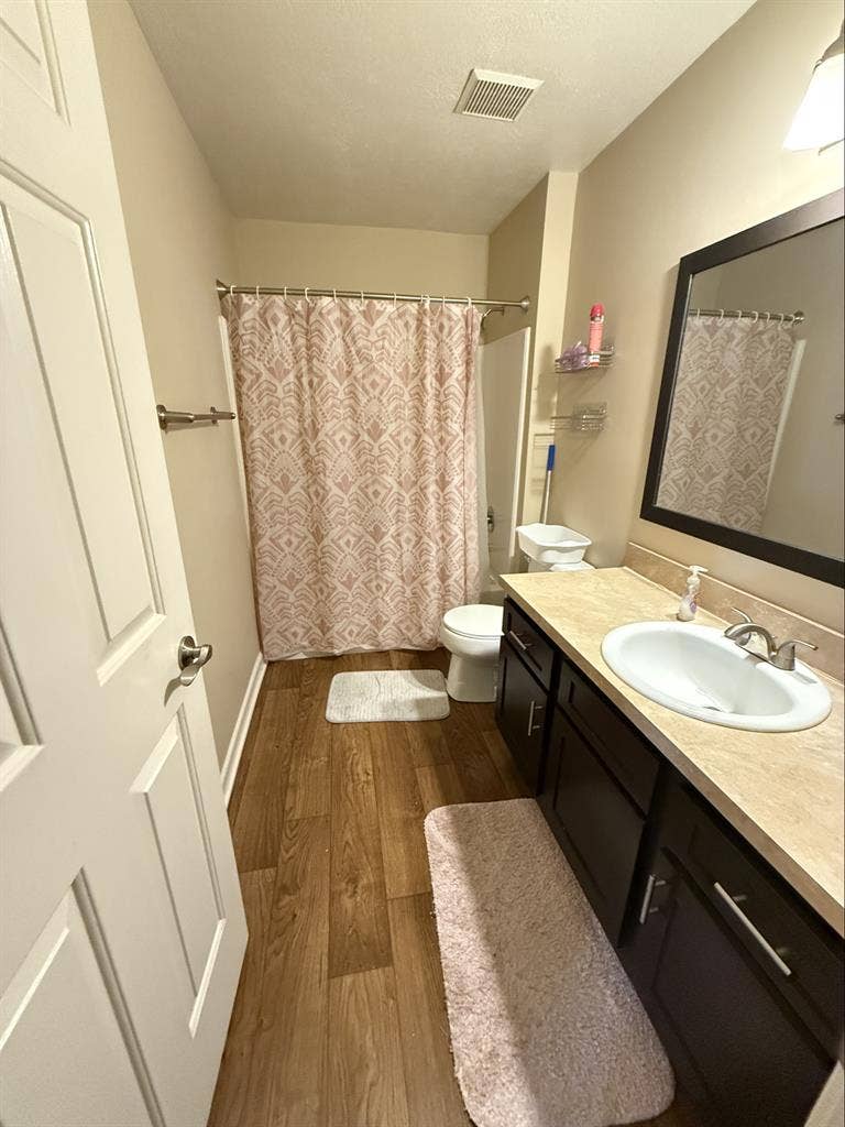 Roommate needed in Easton area
