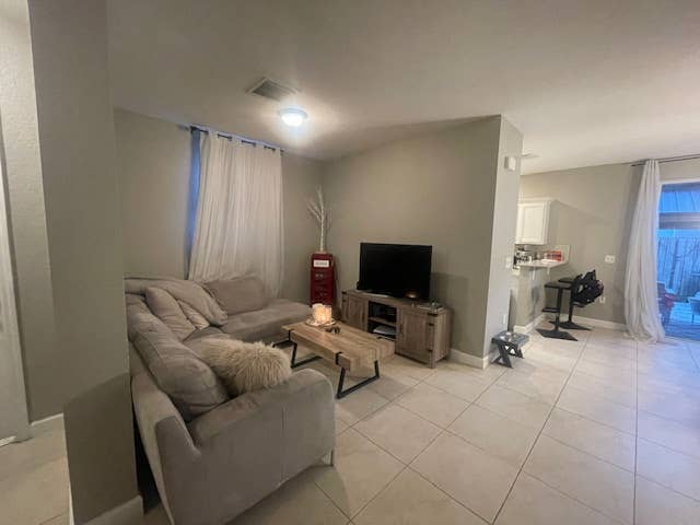 AUG 1: 1 room & bathroom
