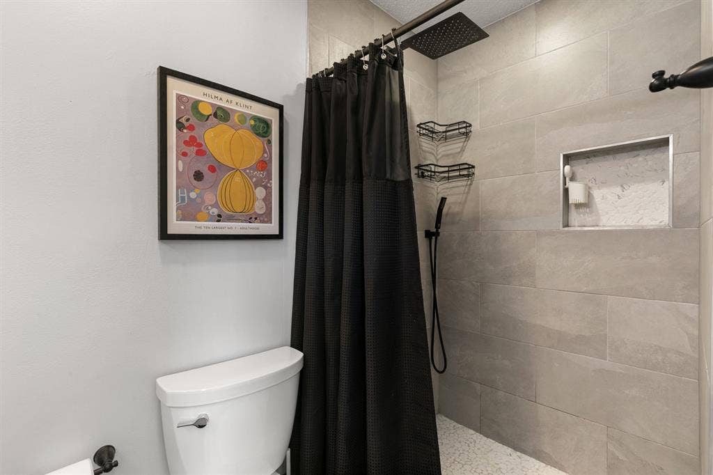 Private Entrance & Bathroom - King