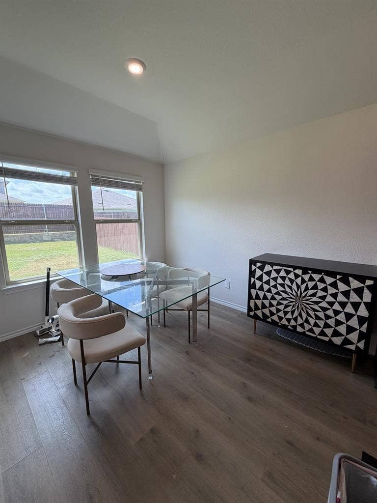 1600 sf, fully furnished, $750/ rm