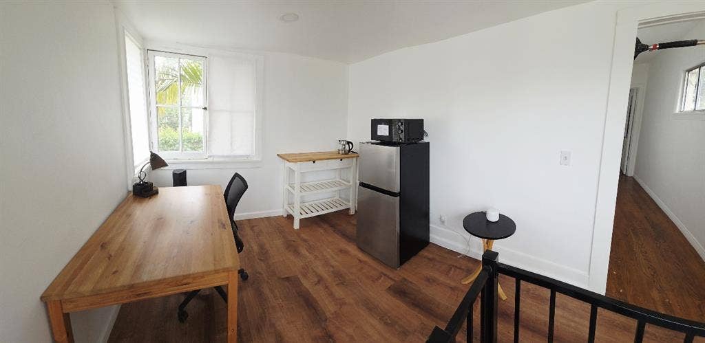 Beautiful 2 rooms 4 the price of 1