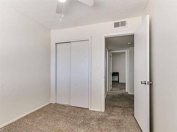 2 rooms available at 206 jason dr