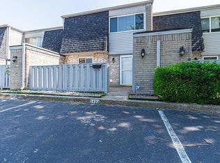 2 rooms available at 206 jason dr
