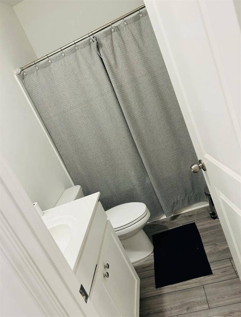 Has access to entire house
