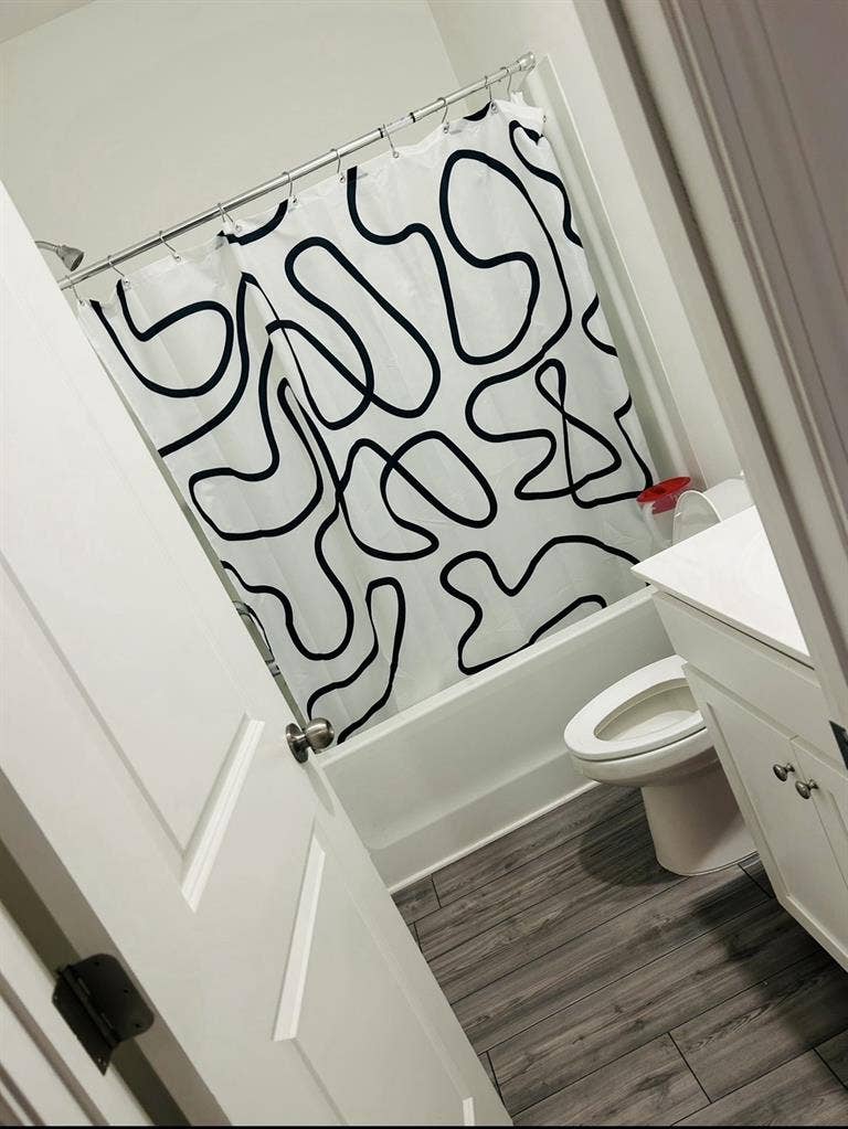 Has access to entire house
