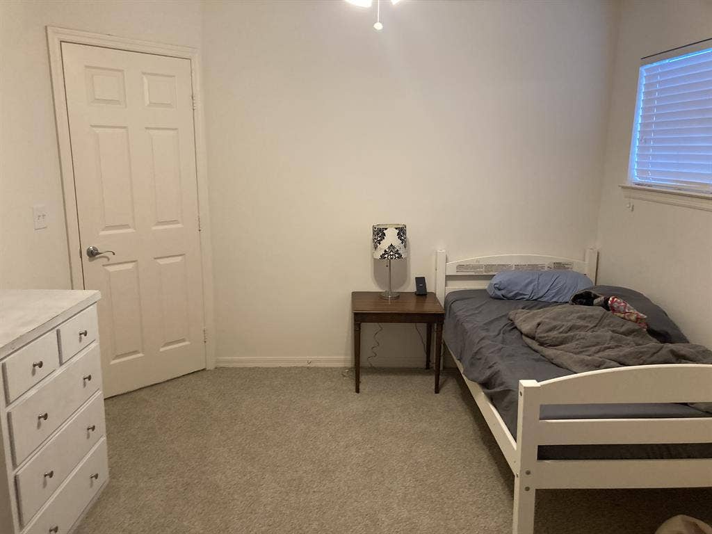 2 Rooms, Private Bath, Own Floor