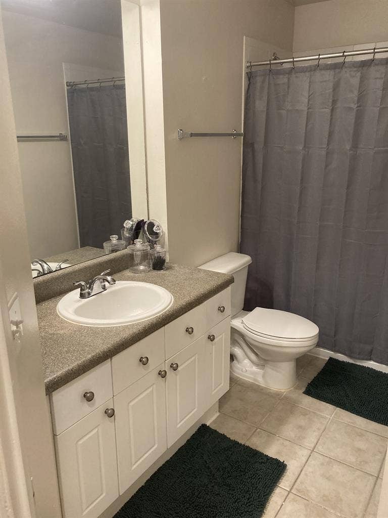 2 Rooms, Private Bath, Own Floor
