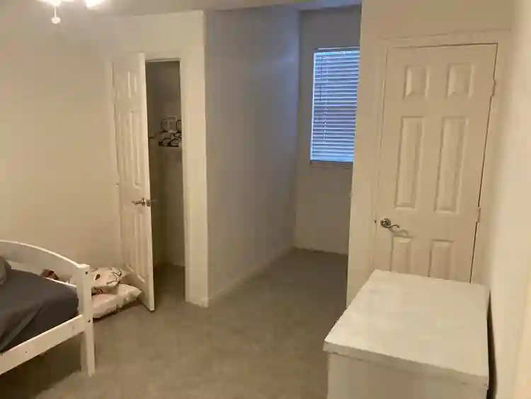 2 Rooms, Private Bath, Own Floor