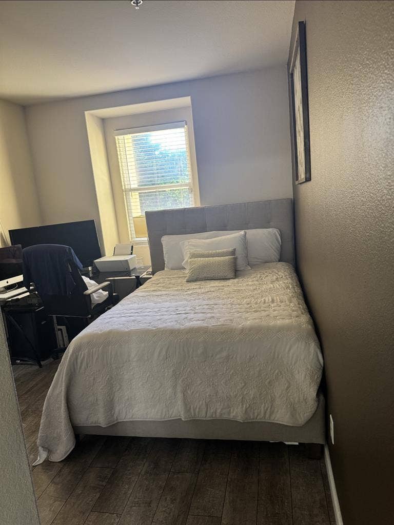 Private room & bathroom suite