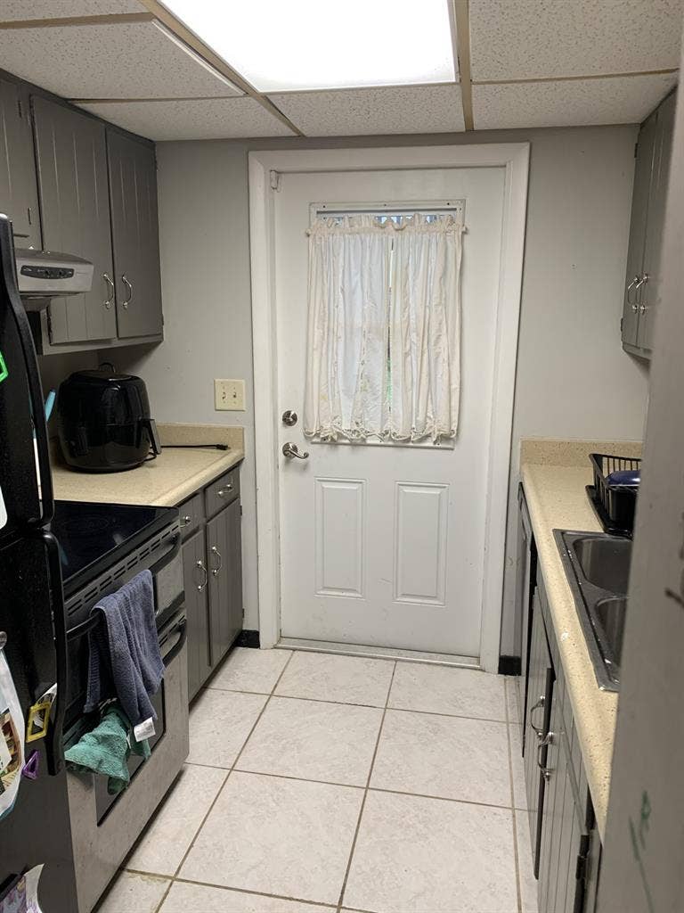 Master Bedroom For Rent!
