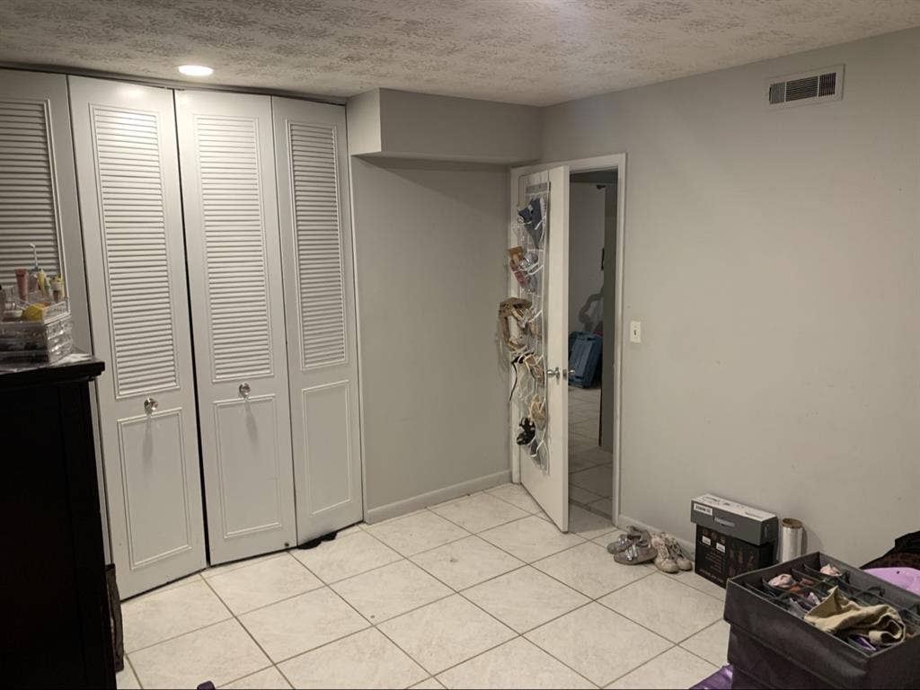 Master Bedroom For Rent!