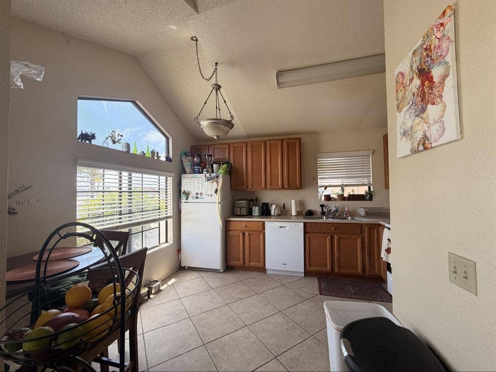 Seeking one roommate in Kensington
