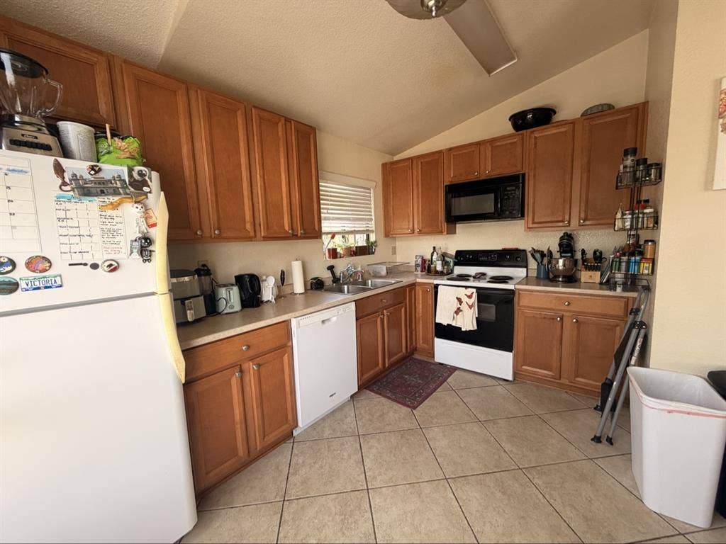 Seeking one roommate in Kensington