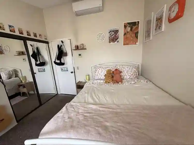 Seeking one roommate in Kensington