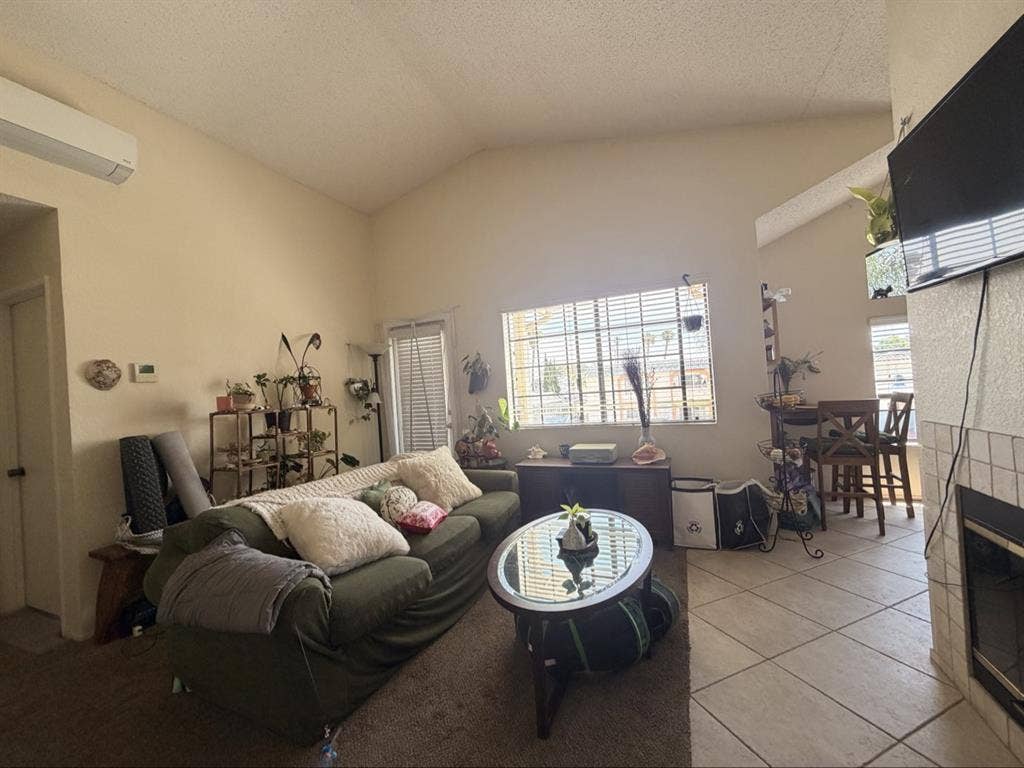 Seeking one roommate in Kensington