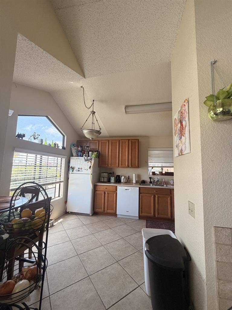 Seeking one roommate in Kensington