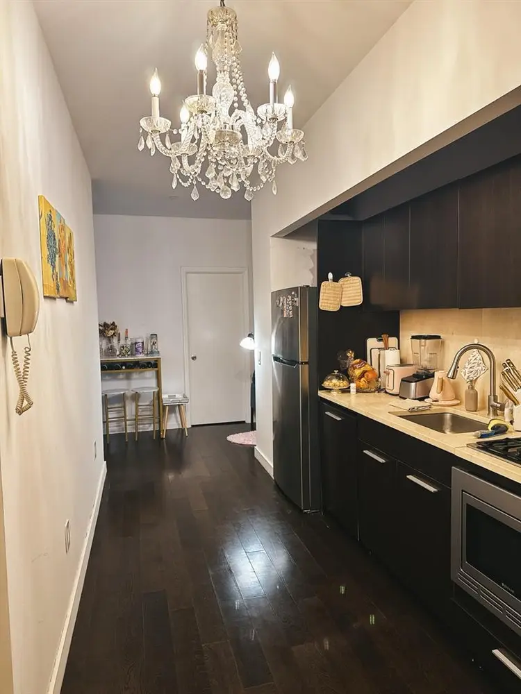 Master bedroom at 95 Wall Street