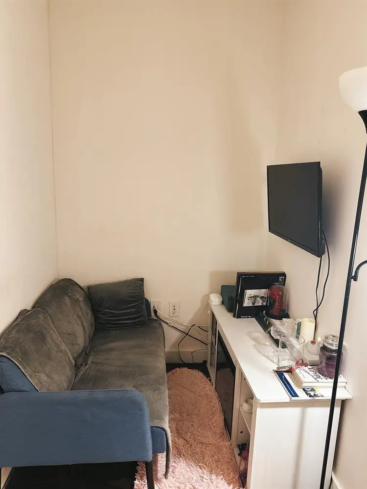 Master bedroom at 95 Wall Street