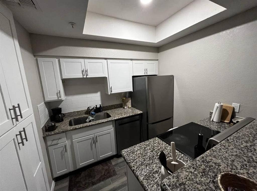 Female R private bed/ba scottsdale