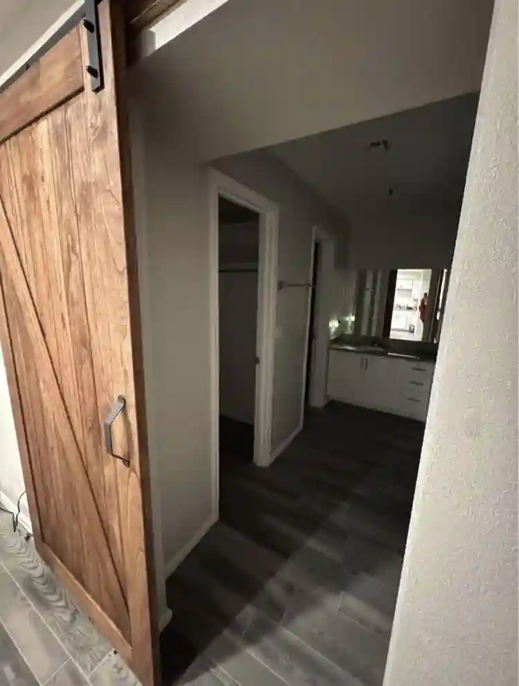Female R private bed/ba scottsdale