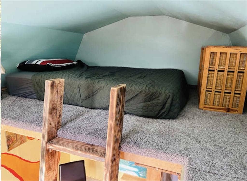 Cute quiet studio full furnished