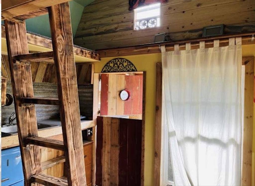 Cute quiet studio full furnished