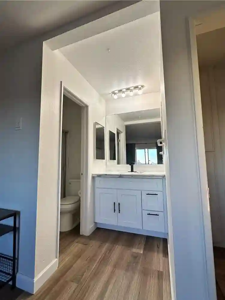 1 bedroom with en-suite.