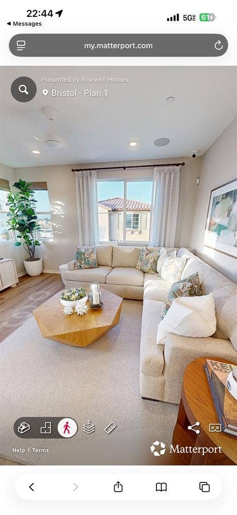 Single bedroom with private bath