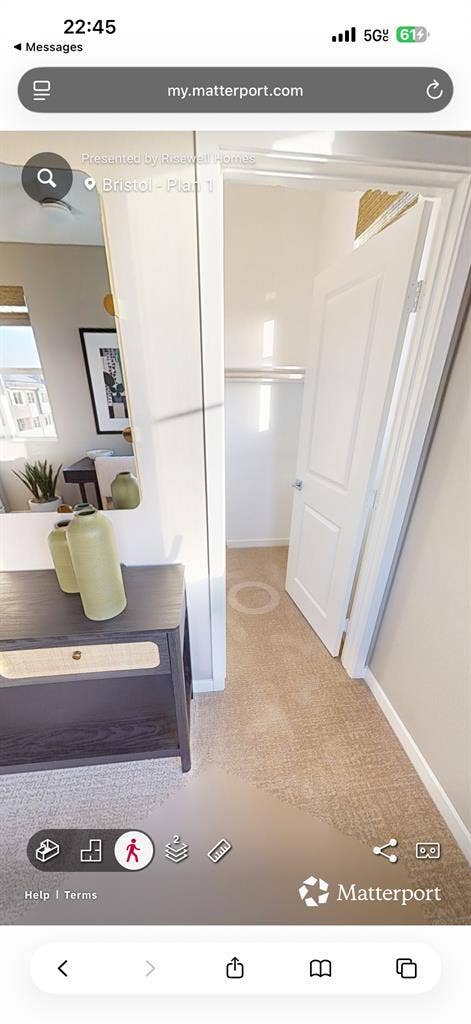 Single bedroom with private bath
