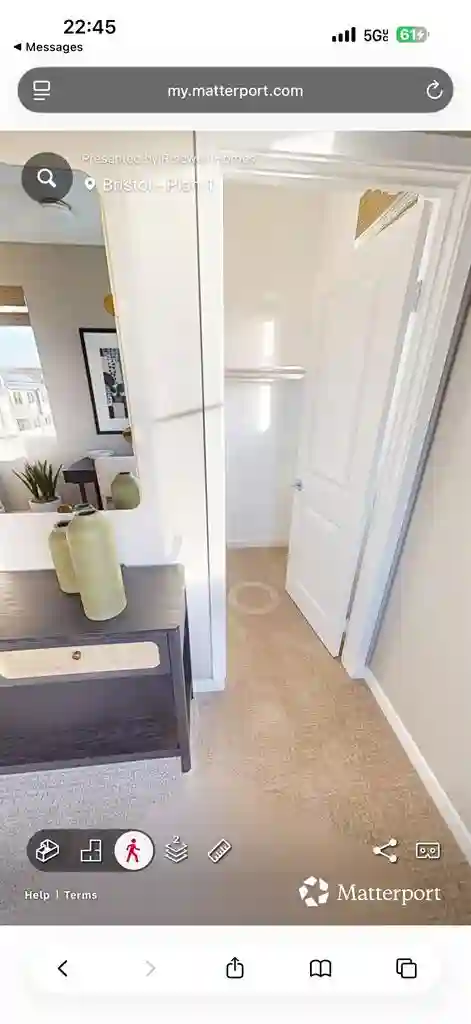 Single bedroom with private bath