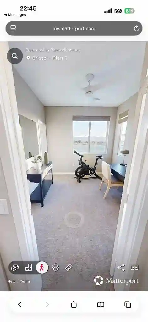 Single bedroom with private bath