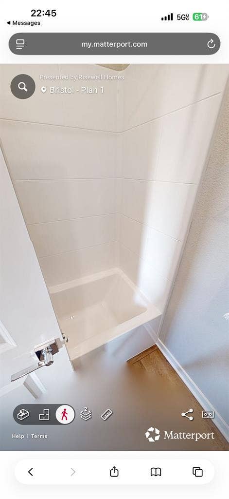 Single bedroom with private bath