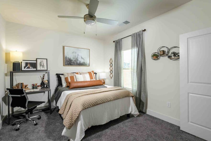 Looking to relet my lease 26-27
