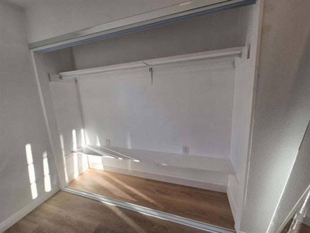 College Grove Room available 8/1