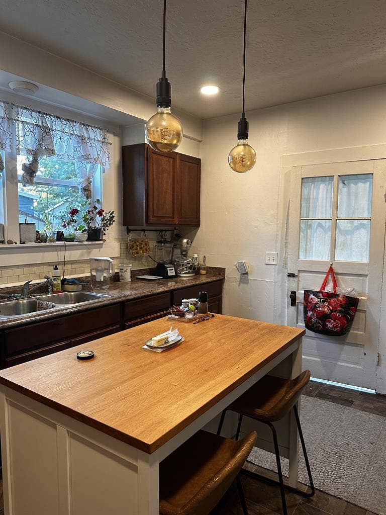 Room Available in 2BR/1BA Home